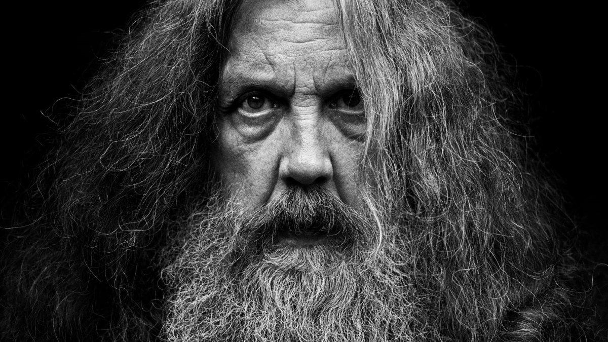 Watchmen Creator Alan Moore Believes That Infantile Love for Superheroes Can &lsquo;Be a Precursor to Fascism&rsquo;