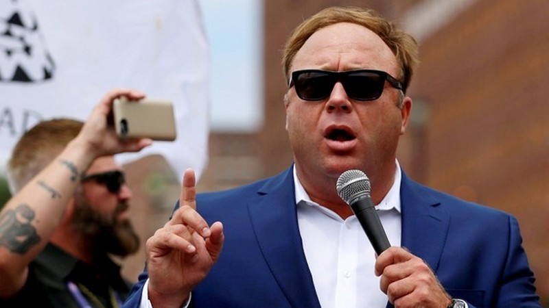 Apple Removes Most of Alex Jones' Infowars Podcasts From iTunes