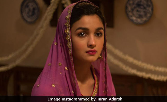 <I>Raazi</I> Box Office Collection Day 1: Alia Bhatt's Film Exemplifies 'Power Of Content,' Closes Day 1 At Rs 7 Crore