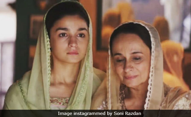 <i>Raazi</i>: Alia Bhatt Was Nervous About Mom Soni Razdan 'Memorising Her Lines'