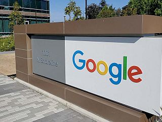 Google Play Probe: Karnataka High Court Approached by Tech Giant Seeking More Time to Respond to CCI