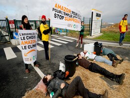 Black Friday 2019 Turns 'Block Friday' as French Activists Bar Access to Amazon Depot Black Friday 2019 Turns 'Block Friday' as French Activists Bar Access to Amazon Depot