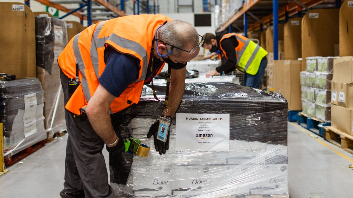 Amazon Still Seems Hell Bent on Turning Workers Into Robots - Here&rsquo;s a Better Way Forward