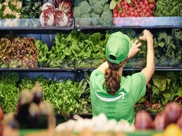 Amazon Opens Its First Cashier-Less Grocery Store in the US Amazon Opens Its First Cashier-Less Grocery Store in the US