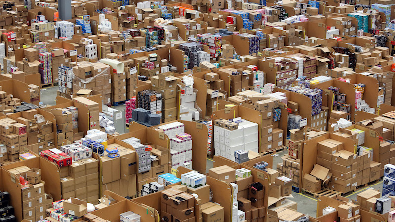 Amazon, Expedia Bet on the UK by Hiring, Adding Office Space