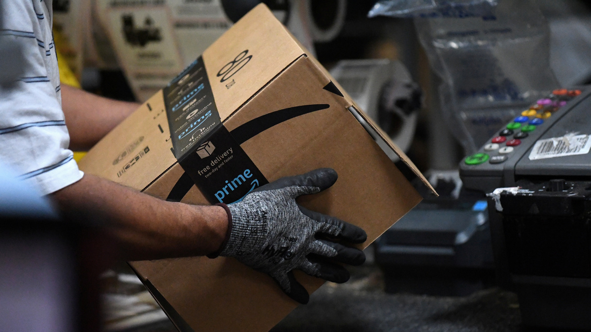 Amazon to Hire 100,000 Workers as Online Orders Surge on Coronavirus Worries