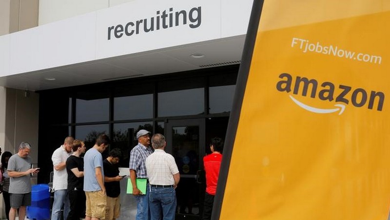 Amazon Raises Minimum Wage to $15 for US Employees, Urges Rivals to Follow