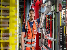Amazon's New Vulcan Robots for Fulfilment Centres Have a ‘Sense of Touch’ Amazon's New Vulcan Robots for Fulfilment Centres Have a ‘Sense of Touch’