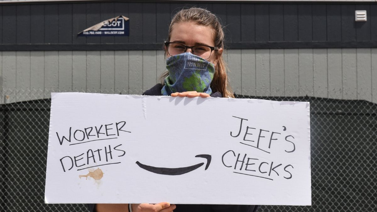 Amazon Worker at New York Warehouse Dies of COVID-19