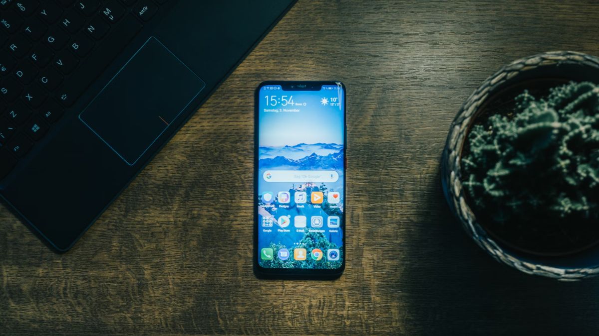 Google Reportedly Working on a Gemini Button on Android Lock Screen