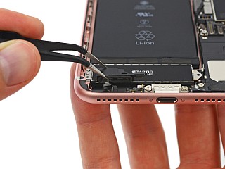 iPhone 7 Plus Teardown Shows 3GB of LPDDR4 RAM and a 2900mAh Battery