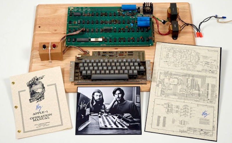 Rare Apple 1 Computer to Be Auctioned, May Fetch Over $300,000