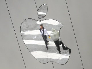 Apple to Design In-House iPhone Power Management Chips for Use in 2018: Report