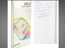 Steve Jobs’ Inscribed and Signed Apple II Manual From 1980 Auctioned for $787,484 Steve Jobs’ Inscribed and Signed Apple II Manual From 1980 Auctioned for $787,484