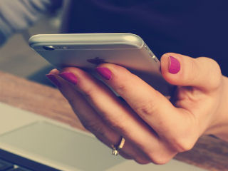 Axis Bank Adds Aadhaar Face Authentication: How to Update Mobile Number