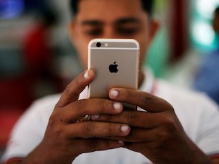 Indian Telecom Subscriber Base Dips to 120 Crores in October: TRAI