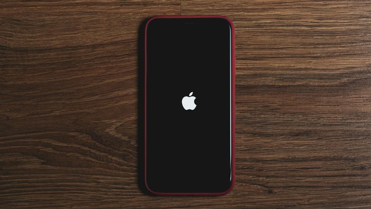 Apple Researchers Are Building AI Model Called ‘Ferret UI’ That Can Navigate Through iOS