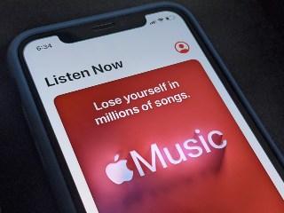 Apple Teams Up With TuneIn to Boost Radio Features Amid Streaming Competition