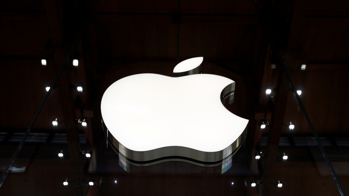 Apple Claims iPhone 12 Meets Radiation Rules, Denies French Regulator&rsquo;s Statement