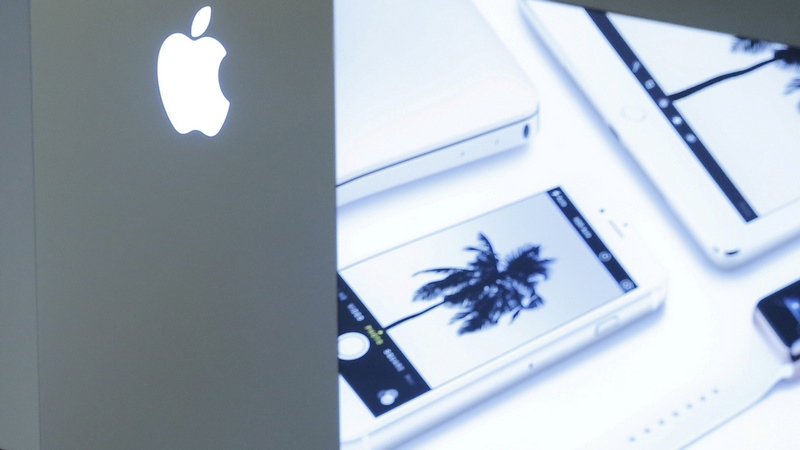 Apple Accused of Securities Fraud Over Hiding iPhone Sales Drop in US Lawsuit