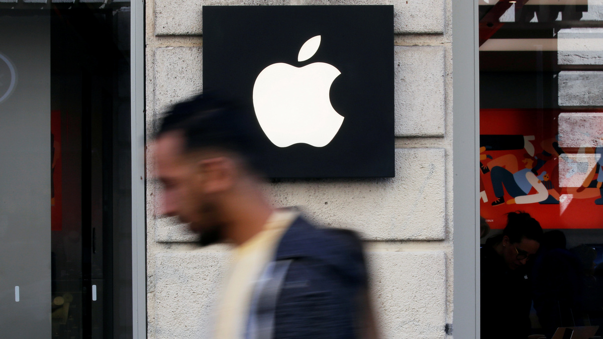 Apple, Samsung Sued in the US Over Handset RF Emissions