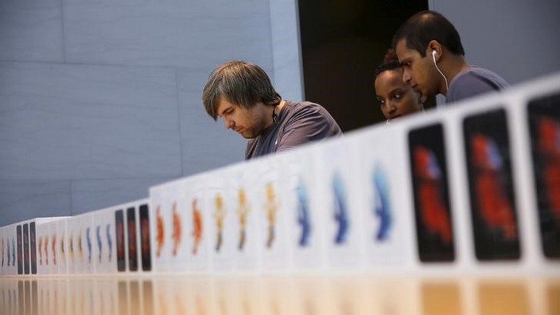 Apple CEO Tim Cook Says Future iOS 11 Update Will Give Option to Disable iPhone Performance Throttling