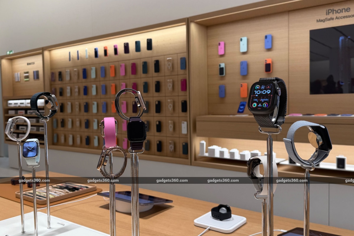 Apple Koregaon Park Opens Its Doors to Customers as First Apple Store in Pune