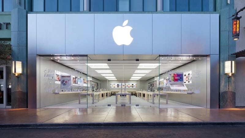 Apple Wants Its Stores to Become 'Town squares.' But Skeptics Call It a 'Branding Fantasy.'