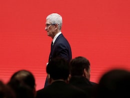 Apple CEO Tim Cook Forecasts Holiday Quarter iPhone Sales That Top Wall Street Estimates Apple CEO Tim Cook Forecasts Holiday Quarter iPhone Sales That Top Wall Street Estimates