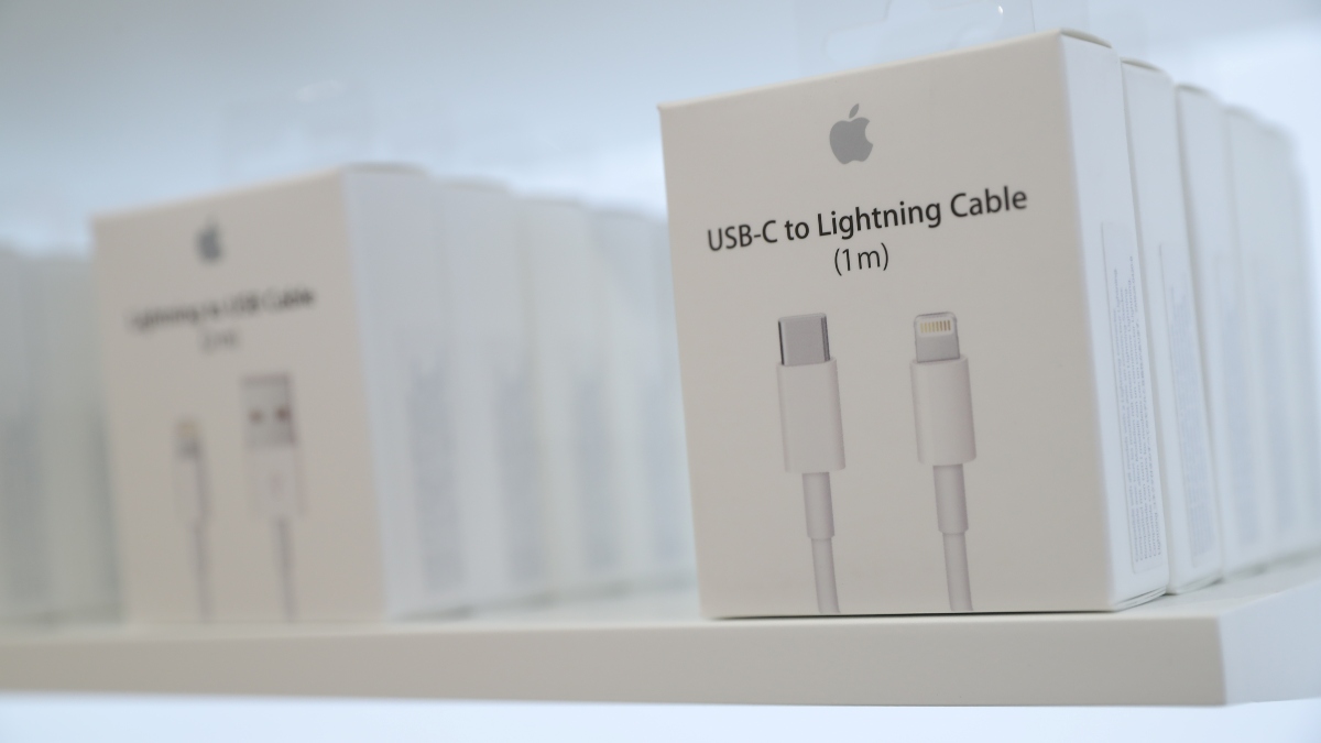 EU Passes Law to Mandate USB Type-C Charger for All Smartphones, Tablets, Cameras From 2024: All Details