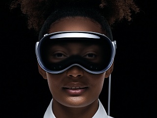 Apple Still Working on a New Vision Pro-Style Headset: Mark Gurman