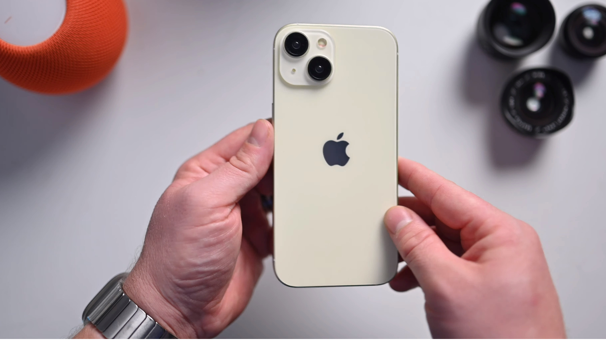 iPhone 15 Series Alleged Dummy Models Offer a Glimpse at New Colour Options, Design