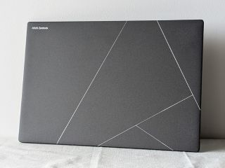 Asus Zenbook S 14 OLED (UX5406) Review: Really Good