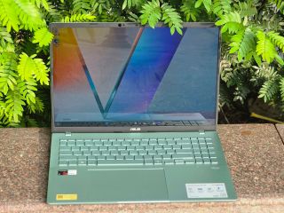 Asus Vivobook S16 (S3607QA) Review: More Screen, More Style, and More Stamina