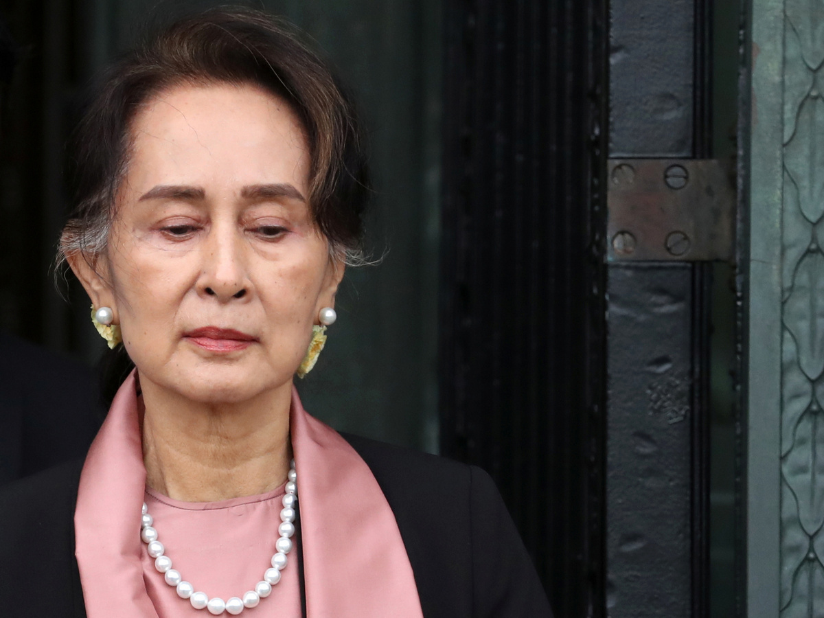 Coronavirus Pushes Myanmar Leader Aung San Suu Kyi to Facebook