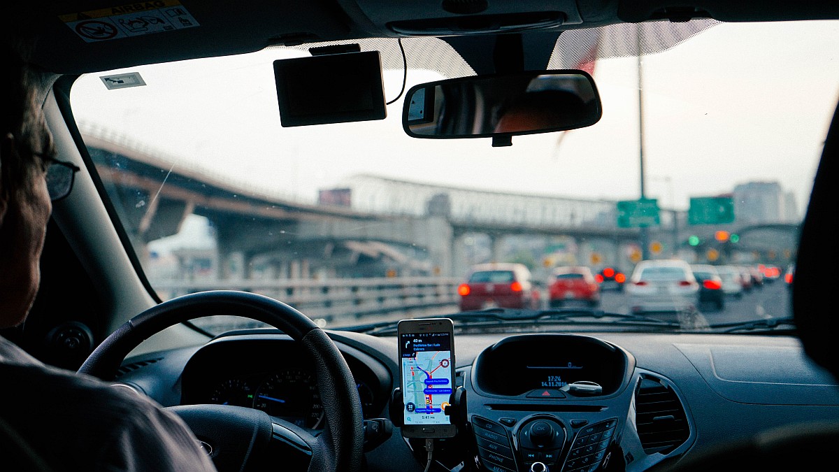 From Wrong-Way Driving to Mobile Phones: How AI Will Now Catch Traffic Violations in Delhi