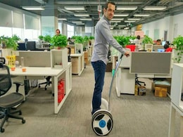 Hugo Barra, Xiaomi's Global VP, Is Leaving the Company in February; Senior VP Xiang Wang to Lead Global Expansion Now Hugo Barra, Xiaomi's Global VP, Is Leaving the Company in February; Senior VP Xiang Wang to Lead Global Expansion Now