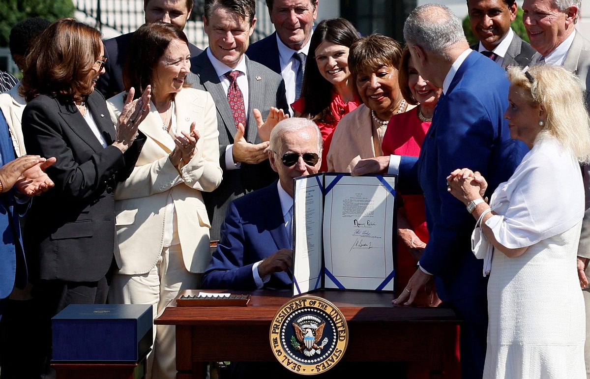 US President Joe Biden Signs Landmark CHIPS Bill to Boost Semiconductor Manufacturing, Competition With China