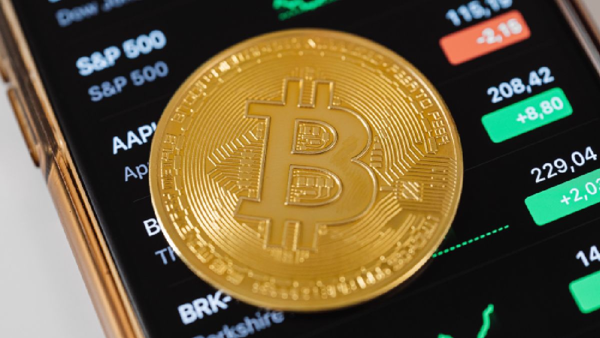 Bitcoin Trading in India: No Proposal to Recognise Crypto, Says Finance Minister Nirmala Sitharaman