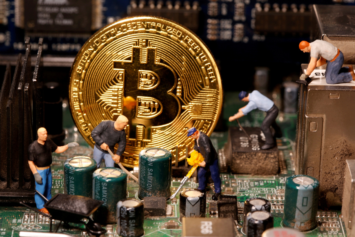 Bitcoin, Dogecoin vs Gold: Which Investment in 2021 Would Have Made You Richer?