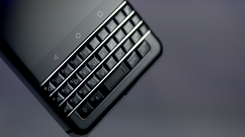 Facebook Accuses BlackBerry of Stealing Voice-Messaging Tech