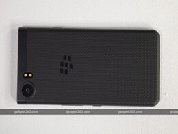 BlackBerry Signals Slowing Sales on Subscription Switch BlackBerry Signals Slowing Sales on Subscription Switch