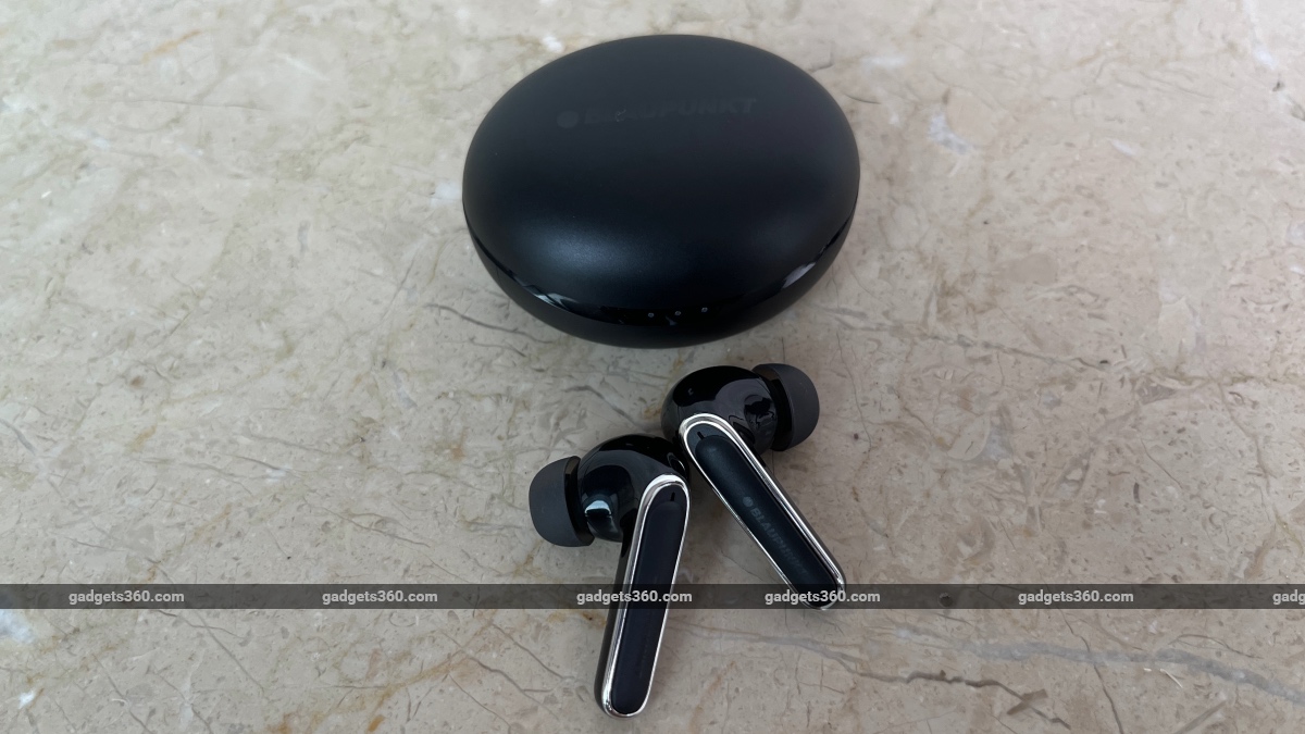 Blaupunkt BTW100 True Wireless Earphones Review: Fun Times on a Budget