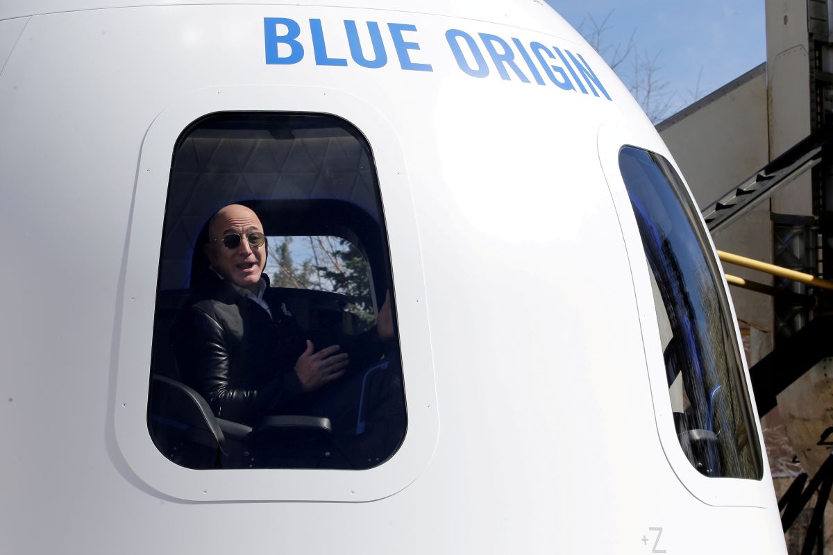 NASA Partners With Blue Origin to Build Spacecraft for Moon Mission