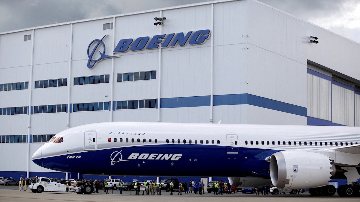 US FAA Sets Rules for Some Boeing 787 Landings Near 5G Service