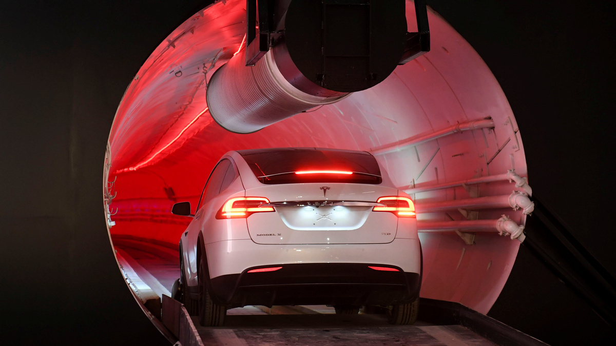 Elon Musk Says Boring Company's Las Vegas Tunnel to 'Hopefully' Be Operational Next Year