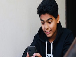 Indians Spent 4.7 Hours Daily on Their Phones in 2021, App Annie's State of Mobile 2022 Report Finds Indians Spent 4.7 Hours Daily on Their Phones in 2021, App Annie's State of Mobile 2022 Report Finds