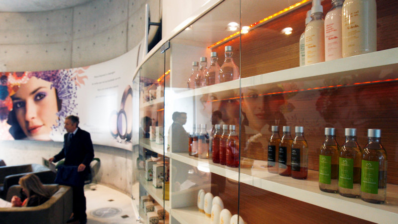 Amazon Said to Tap Brazil Beauty Obsession With Cosmetics Partners