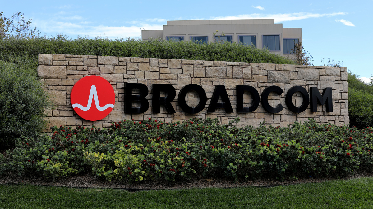 Broadcom Said to Be in Talks to Acquire VMware