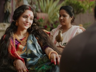 Anushka Sharma की फिल्म 'Bulbbul' का ट्रेलर रिलीज़